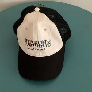 Harry Potter Hogwarts Alumni Cap from Universal Studio NWT